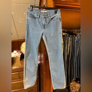 Woman’s Levi’s Jeans